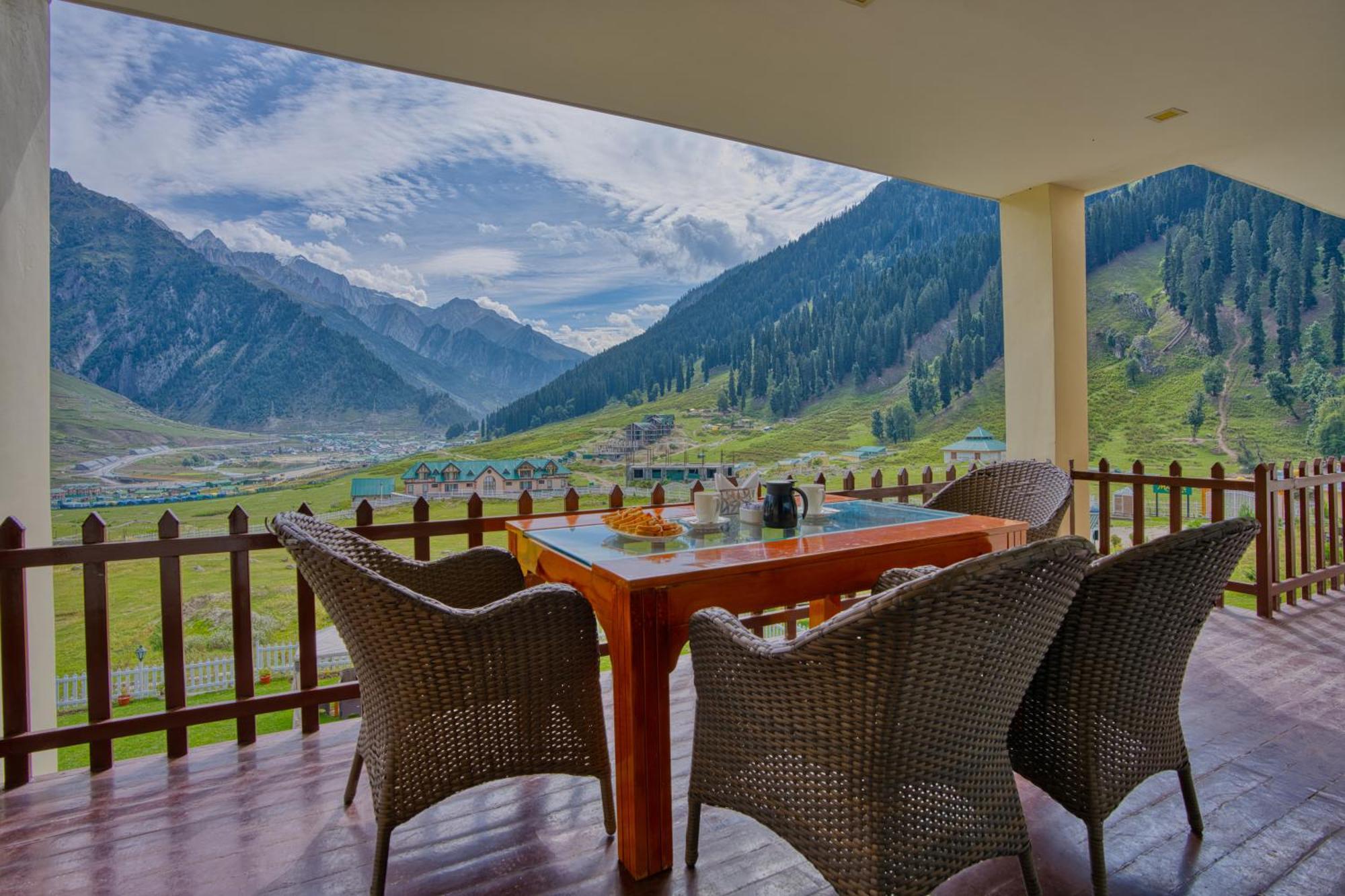 Golden Meadows Hotels & Resorts Sonāmarg Eksteriør bilde